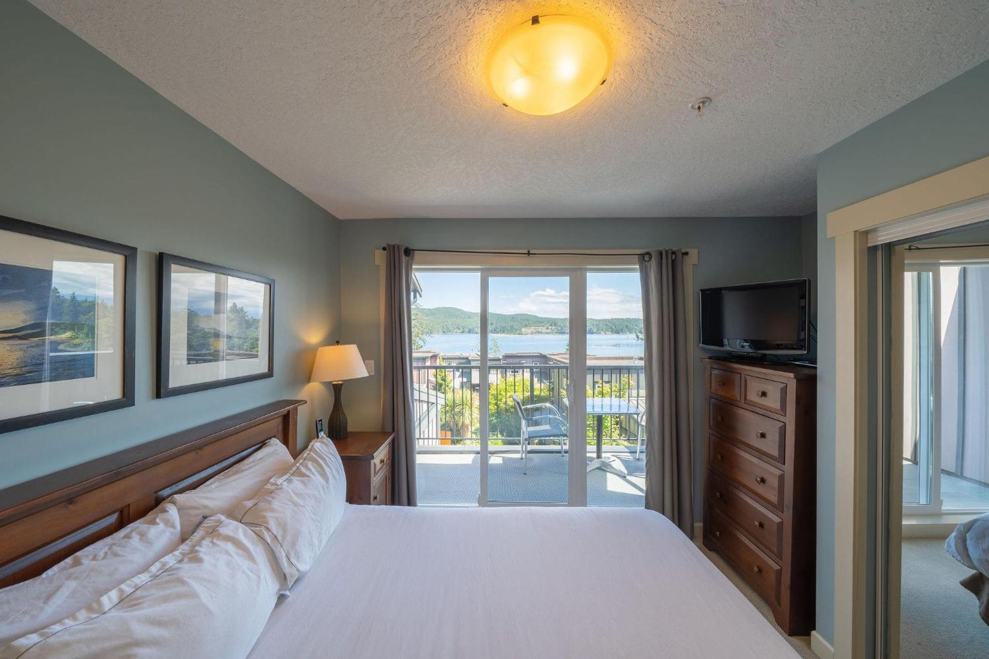 Sooke Harbour Resort & Marina Buitenkant foto