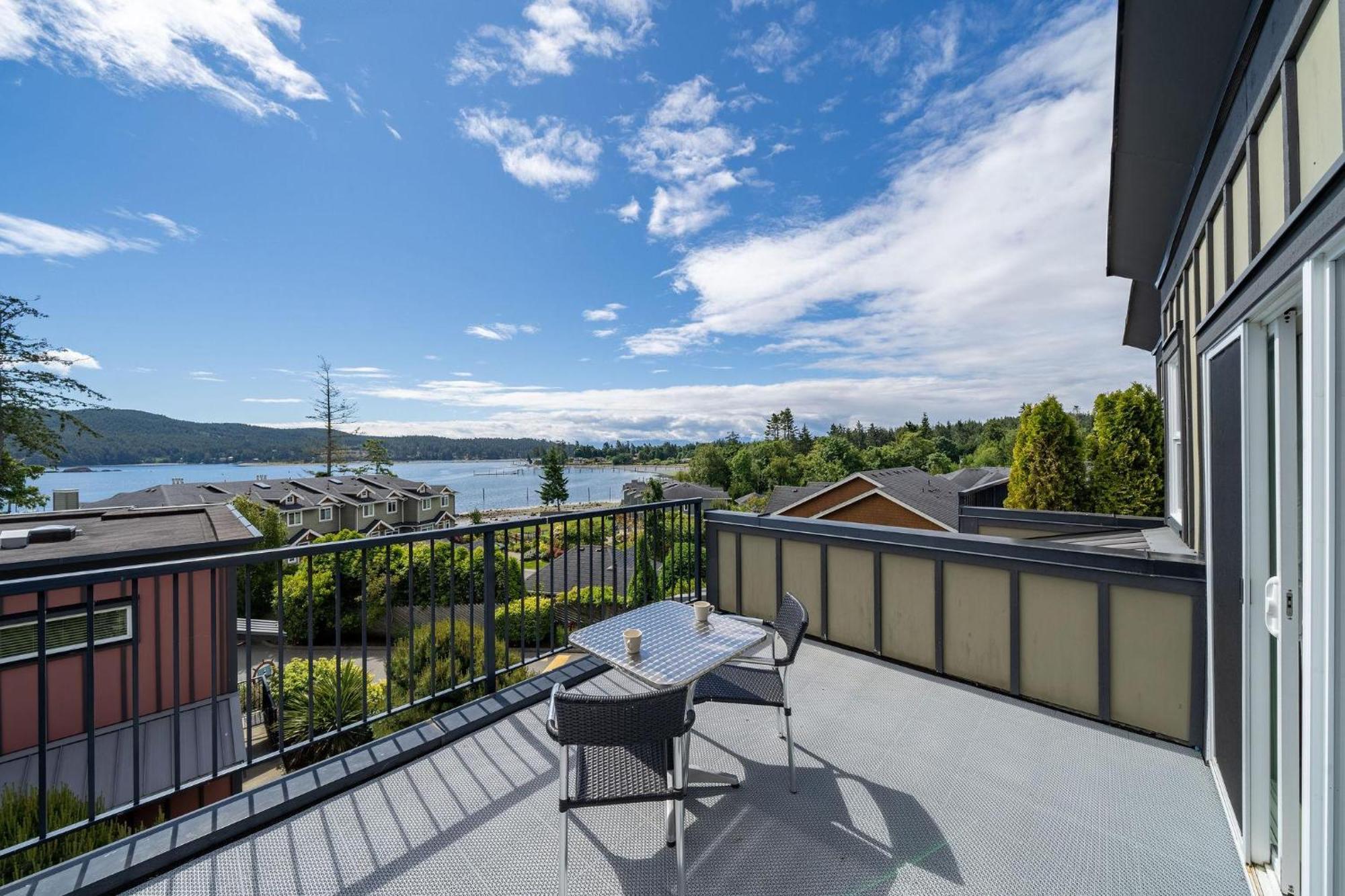 Sooke Harbour Resort & Marina Buitenkant foto