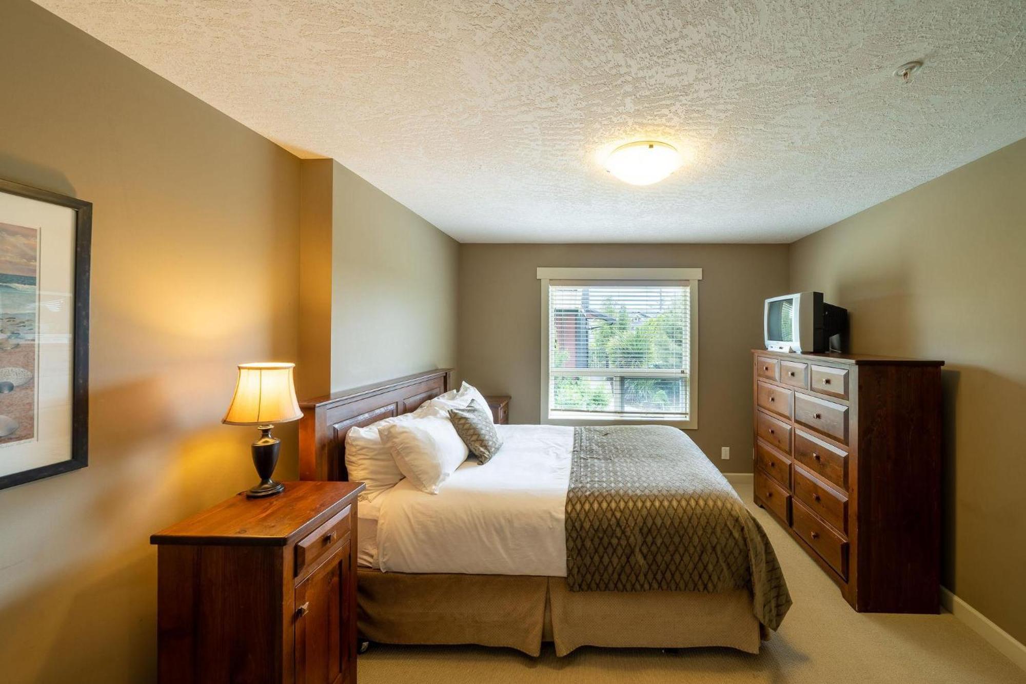 Sooke Harbour Resort & Marina Buitenkant foto